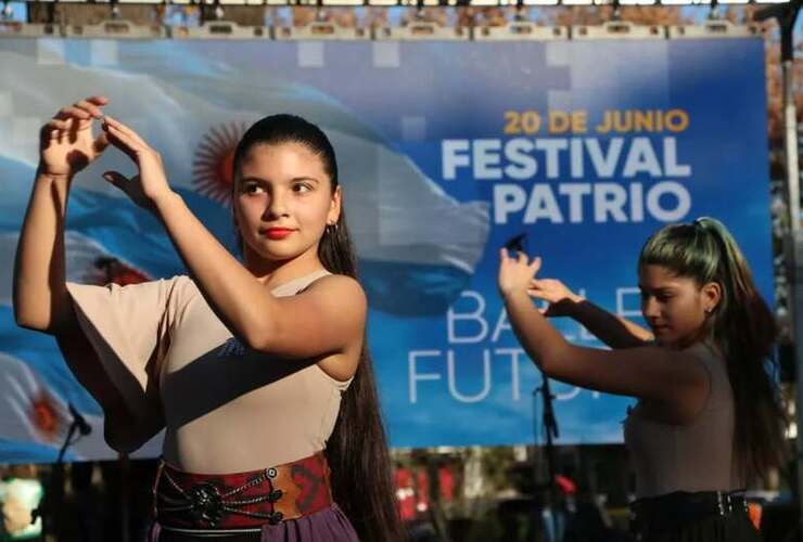Imagen de Celebración de Nuestra Identidad en el Festival Patrio