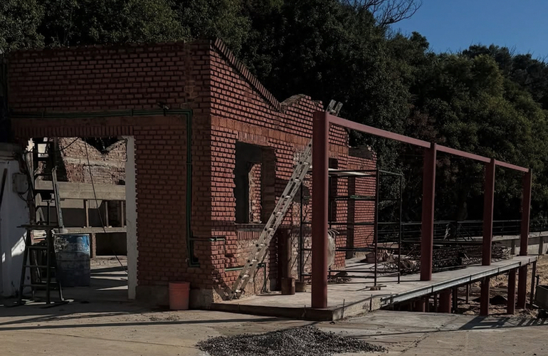 Imagen de Rowing Club: Continúa la obra de los parrilleros nuevos