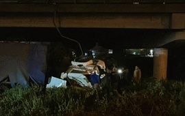 El impactante accidente fue a metros del arroyo Saladillo. (imagen El Tres)