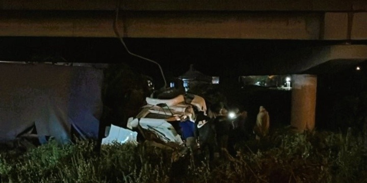 El impactante accidente fue a metros del arroyo Saladillo. (imagen El Tres)