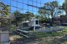 La obra está abandonada y su destino actual es incierto.