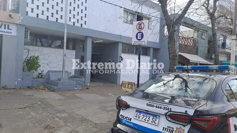 Imagen de Portaban cuchillos y llevaban una herramienta de mano de la cual no pudieron justificar procedencia