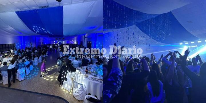La familia centralista celebrando el cumpleaños de la institución