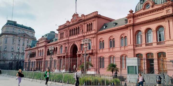 Imagen de Milei eliminó el día no laborable del «trabajador del estado»