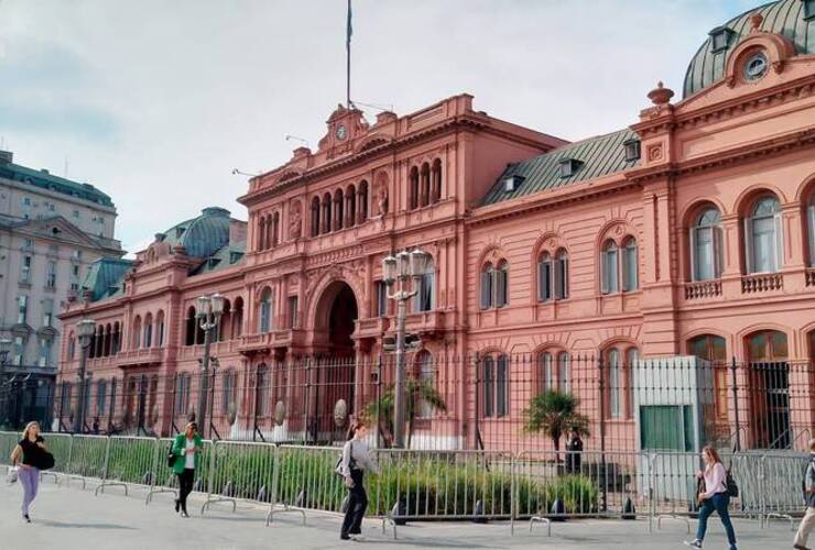 Imagen de Milei eliminó el día no laborable del «trabajador del estado»
