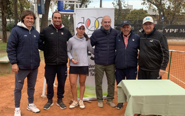 Imagen de Tenis: Luana Cáceres se coronó Campeona ITF en Rosario