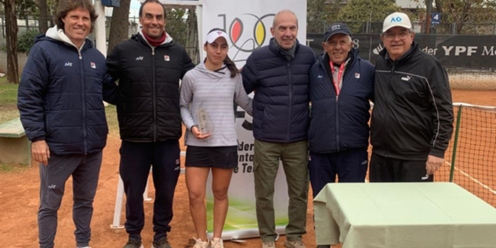 Imagen de Tenis: Luana Cáceres se coronó Campeona ITF en Rosario