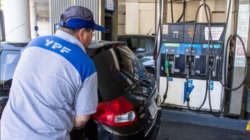 La nafta y el gasoil tendrán nuevos precios desde este martes primero de julio.