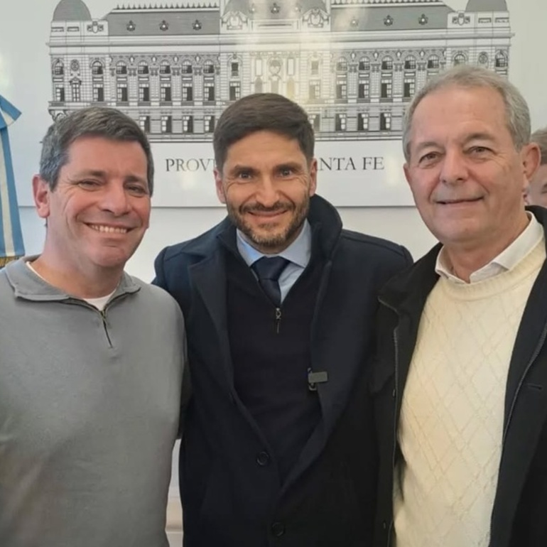 Imagen de Potenciar: El gobierno de Santa Fe lanzó este programa que permitirá adquirir nueva maquinaria para la obra pública