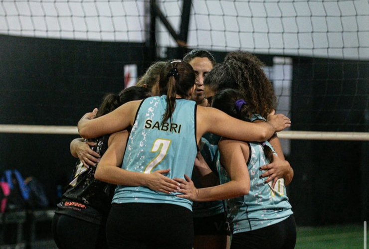 Imagen de Hoy, Unión en Maxi Vóley Femenino juega la Final ante Banco Nación