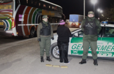 Imagen de Detuvieron a una mujer que viajaba con cocaína adosada a su cuerpo