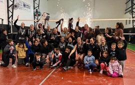 Imagen de El Maxi Vóley Femenino de Unión se consagró Campeón en categoría E