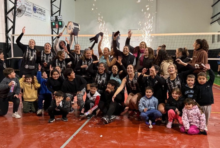 Imagen de El Maxi Vóley Femenino de Unión se consagró Campeón en categoría E