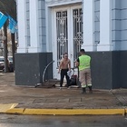 Imagen de Se encadenó en las puertas de la municipalidad