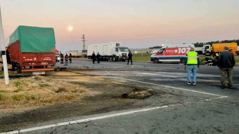 Imagen de Tragedia vial: un muerto y varios heridos, entre ellos un bebé de 6 meses, tras brutal accidente cerca de Piñero