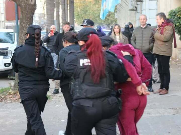 Tonelli y el ministro de seguridad siguiendo de cerca el operativo.