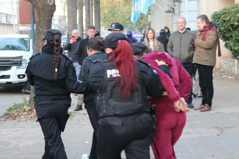 Tonelli y el ministro de seguridad siguiendo de cerca el operativo.