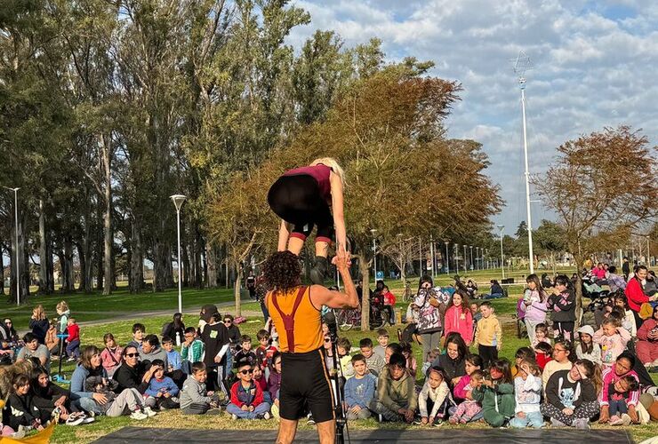 Imagen de Vacaciones de Invierno: Inici&oacute; 'Semana de Risas' en el Parque Central