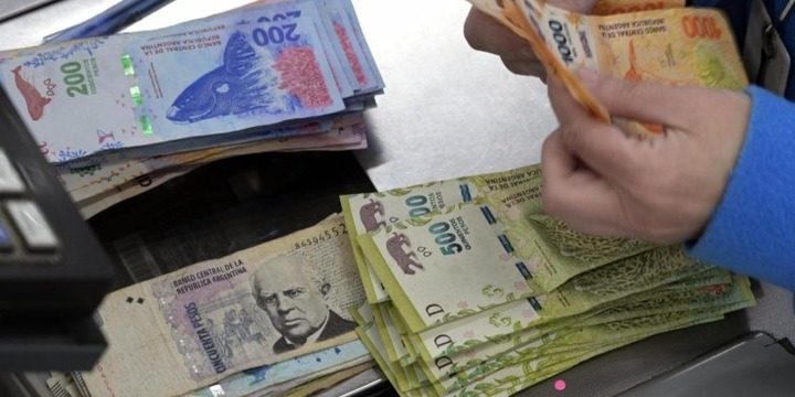 Imagen de Empleados bancarios cobrarán $1,8 millones más un bono