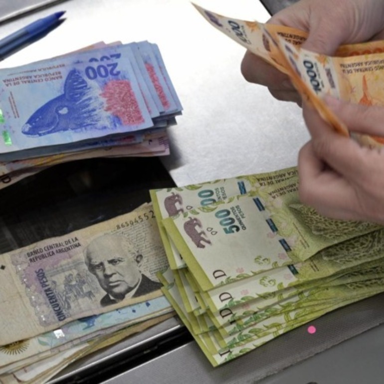 Imagen de Empleados bancarios cobrarán $1,8 millones más un bono