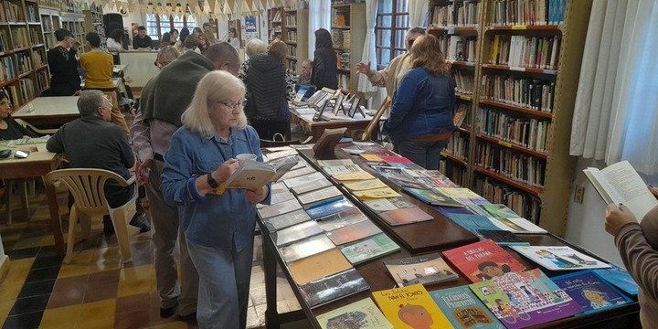 Imagen de La Biblioteca Popular de Arroyo Seco celebró con éxito la Feria del Libro de Escritores Locales