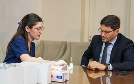 Imagen de Santa Fe puso en marcha los narcotest a las fuerzas de seguridad y Pullaro se realizó el primero