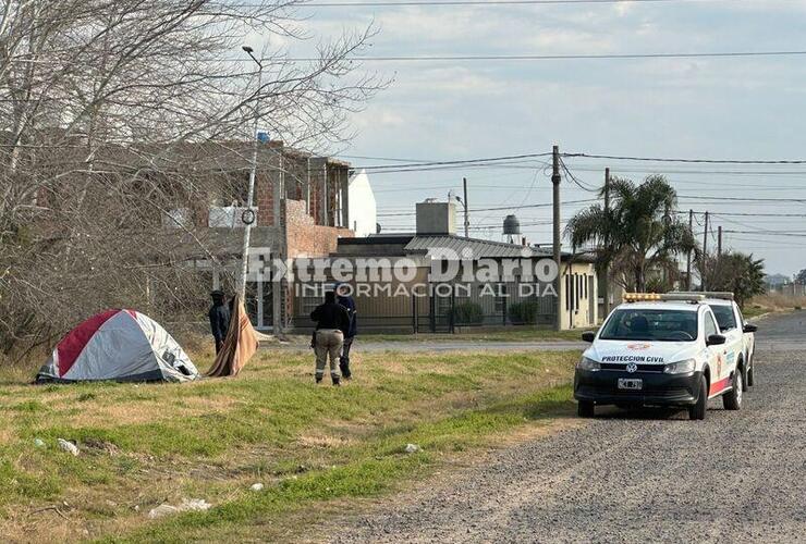 La semana pasada Control Urbano y policía desalojaron a un hombre que estaba en una carpa cerca del Club Rosario Central.