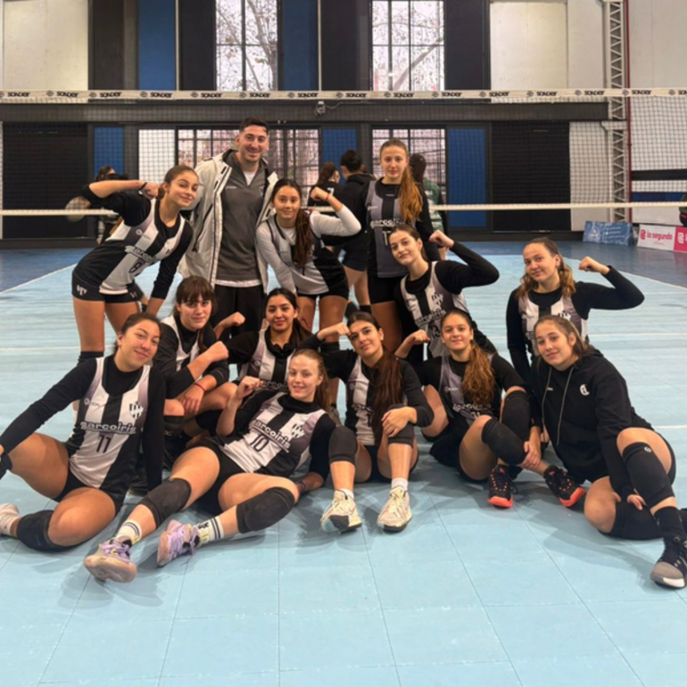 Imagen de Vóley Femenino: La Sub-18 de Unión, avanzó de instancia en la Copa Santa Fe