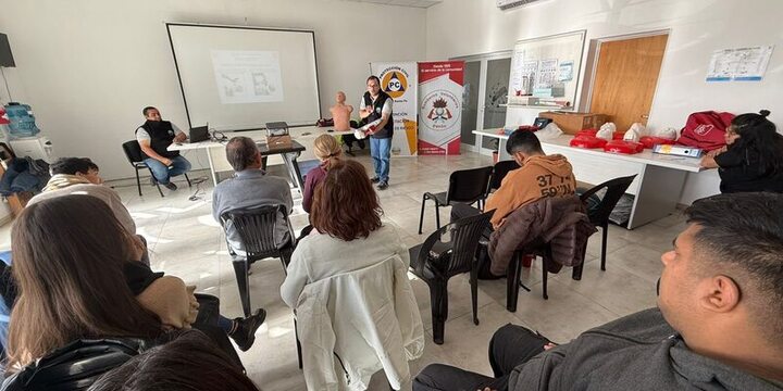 Imagen de Capacitación en Primeros Auxilios y RCP en Pavón: compromiso con la prevención y el cuidado comunitario