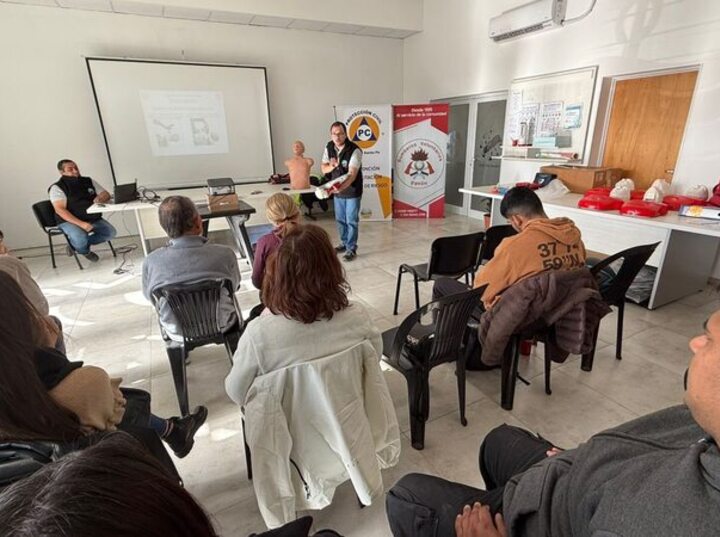 Imagen de Capacitación en Primeros Auxilios y RCP en Pavón: compromiso con la prevención y el cuidado comunitario