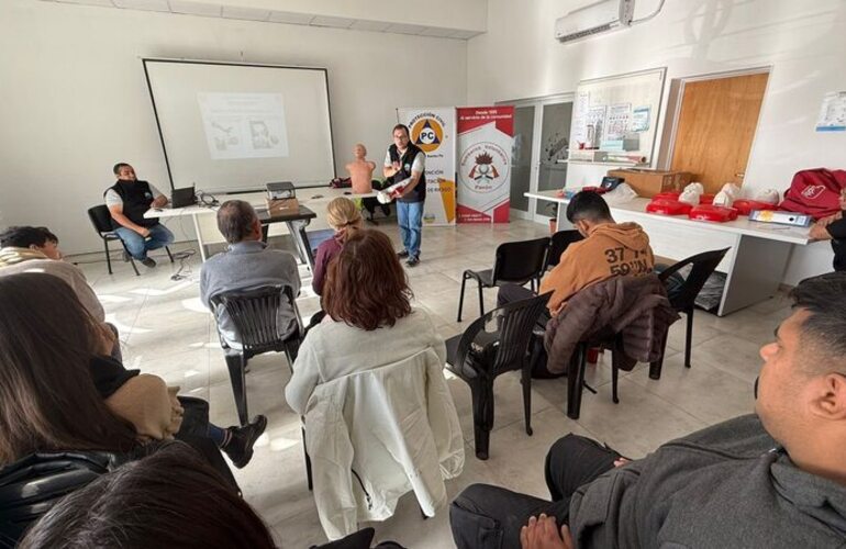 Imagen de Capacitación en Primeros Auxilios y RCP en Pavón: compromiso con la prevención y el cuidado comunitario
