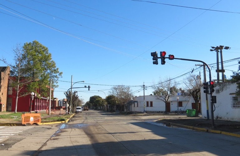 Después de 10 años la ciudad vuelve a tener un nuevo semáforo.