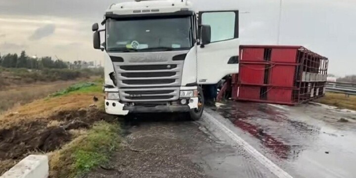 Los desvíos se realizan por la ruta A012 hacia Ricardone.