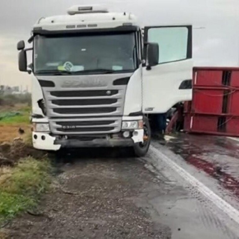 Los desvíos se realizan por la ruta A012 hacia Ricardone.
