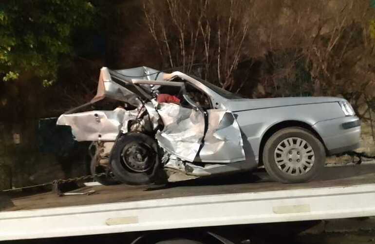Así quedó uno de los vehículos involucrados en el accidente.