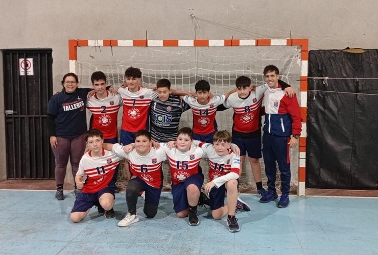 Imagen de Handball: La categoría Menores Varones de Talleres, debutaron en la Liga Rosarina