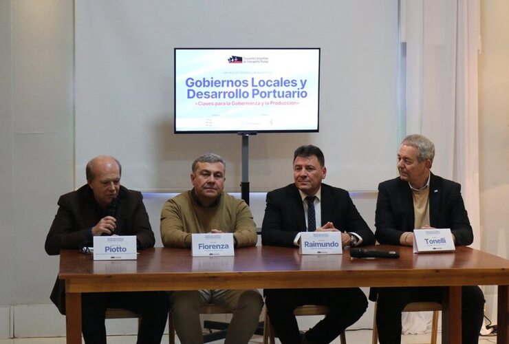 Imagen de Tonelli participó del Encuentro Argentino de Transporte Fluvial