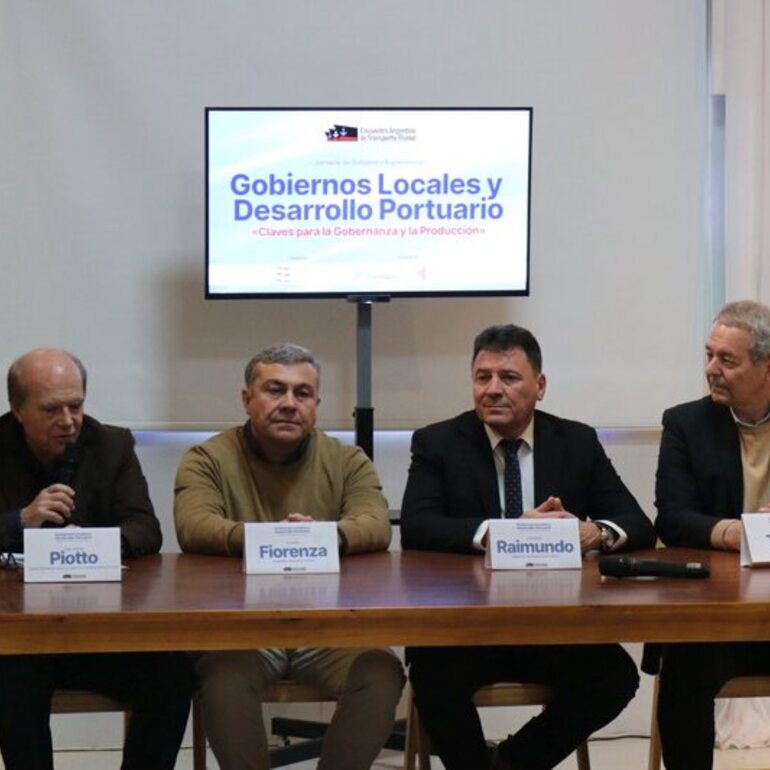 Imagen de Tonelli participó del Encuentro Argentino de Transporte Fluvial