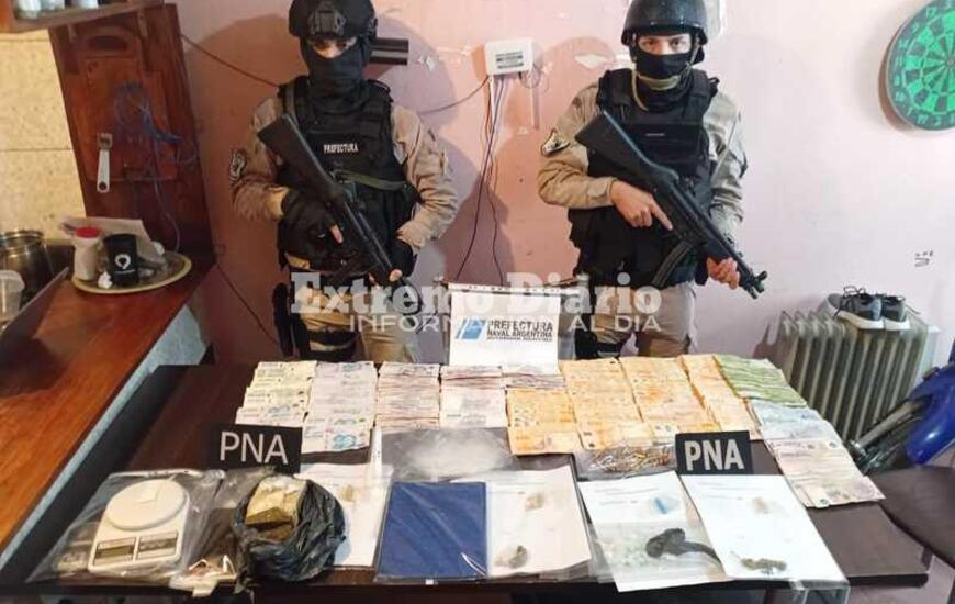 Imagen de Entre Arroyo Seco y Rosario: Ocho detenidos y m&aacute;s de 13 millones de pesos en bienes secuestrados tras m&uacute;ltiples allanamientos por microtr&aacute;fico