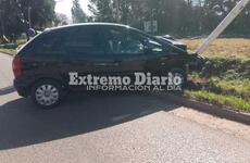 Imagen de Un automóvil chocó contra una columna de alumbrado en Ruta 21