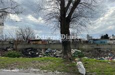 Imagen de Reclaman limpieza urgente del canal de calle 1° de Mayo y bacheo en el ingreso a la ciudad