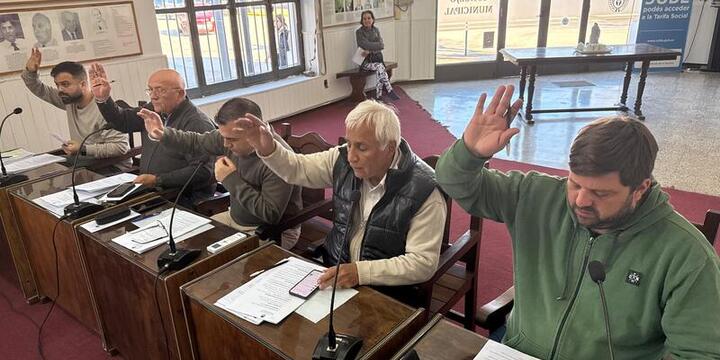 La propuesta de Attoresi, Stéfano y Coradini resultó aprobada.