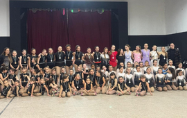 Imagen de Exhibici&oacute;n de Pat&iacute;n Art&iacute;stico de Uni&oacute;n en el gimnasio principal