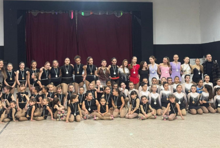 Imagen de Exhibición de Patín Artístico de Unión en el gimnasio principal