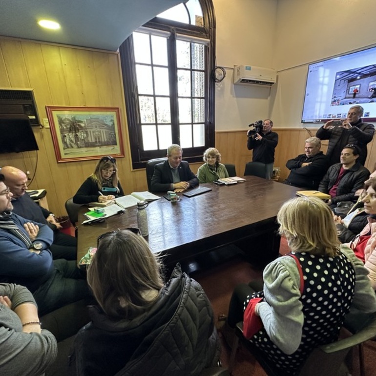 Imagen de Nueva entrega del FAE a escuelas públicas de la localidad