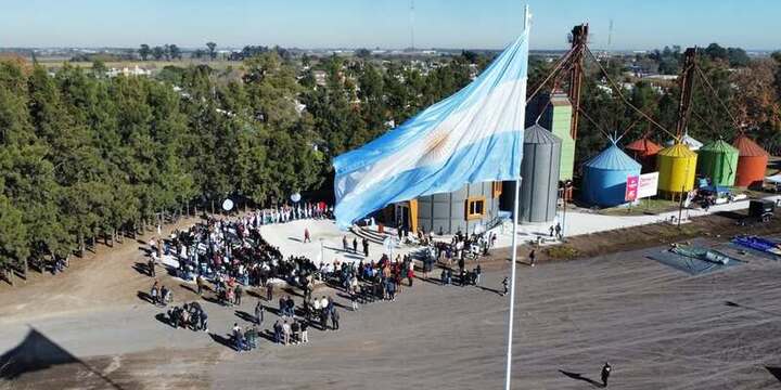 Imagen de Alvear celebra su 110° aniversario con un acto protocolar y desayuno comunitario