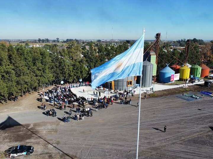 Imagen de Alvear celebra su 110° aniversario con un acto protocolar y desayuno comunitario