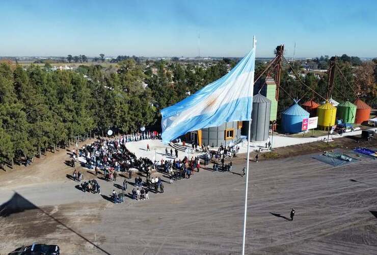 Imagen de Alvear celebra su 110° aniversario con un acto protocolar y desayuno comunitario