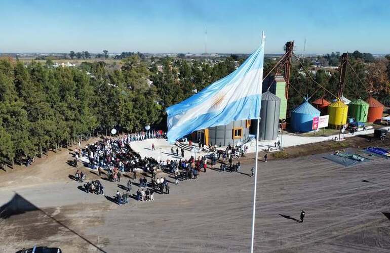 Imagen de Alvear celebra su 110° aniversario con un acto protocolar y desayuno comunitario