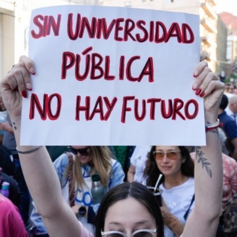 Los docentes de la UNR y la UTN reclaman una recomposición salarial. (Alan Monzón/Rosario3)